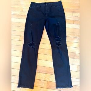 Joe’s, black, distressed, ragged hem skinny jeans.Waist 30” I 11” L28” EUC